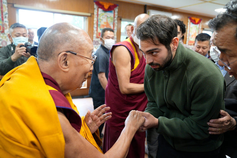 We Travelled 10,000 km To Meet The Dalai Lama & He Shared This Piece Of Life Advice - Sprouht